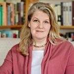 Written by:<br><a href="https://amzn.to/2DulwsO" target="_blank">Sarah C Williams</a>