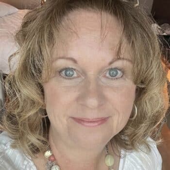 Written by:<br><a href="https://amzn.to/3z4I5CP" target="_blank">Karen Ehman</a>