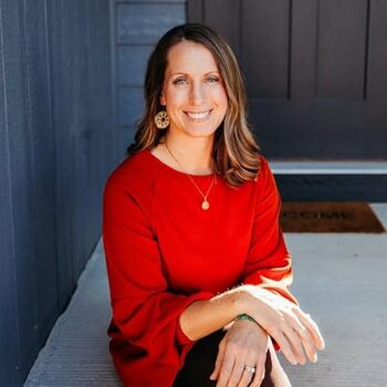 Written by:<br><a href="https://amzn.to/4ly0dbB" target="_blank">Julia Ubbenga</a>