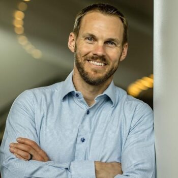 Written by:<br><a href="https://amzn.to/3SNRd4U" target="_blank">David Platt</a>