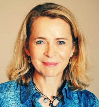 Written by:<br><a href="https://amzn.to/43cYXTX" target="_blank">Sally Lloyd Jones</a>